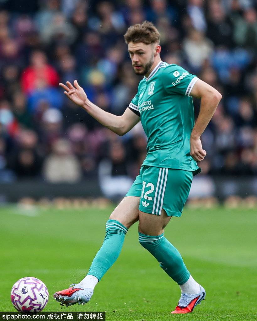 利物浦备战欧冠：伊萨克与麦卡利斯特回归训练，柯蒂斯-琼斯缺席引发关注