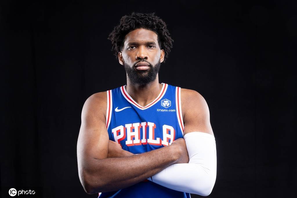 76人对恩比德出勤感到挫败 大帝:我想打但运气不好